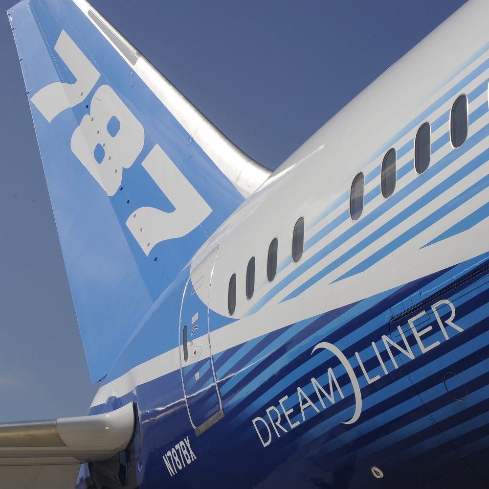 Самолетите на ”Боинг” ще летят с тютюнев керосин