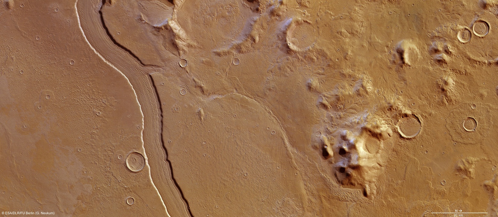 Заснеха огромно речно корито на Марс