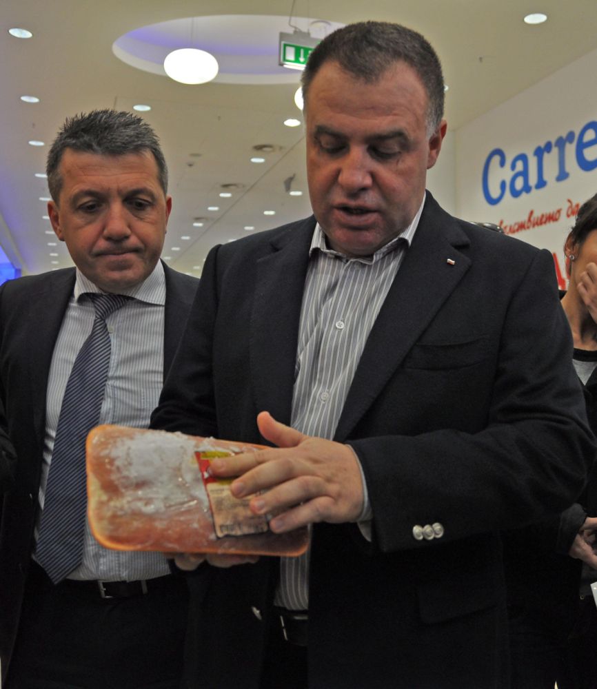 Започват масови проверки за добавена вода в пилешкото