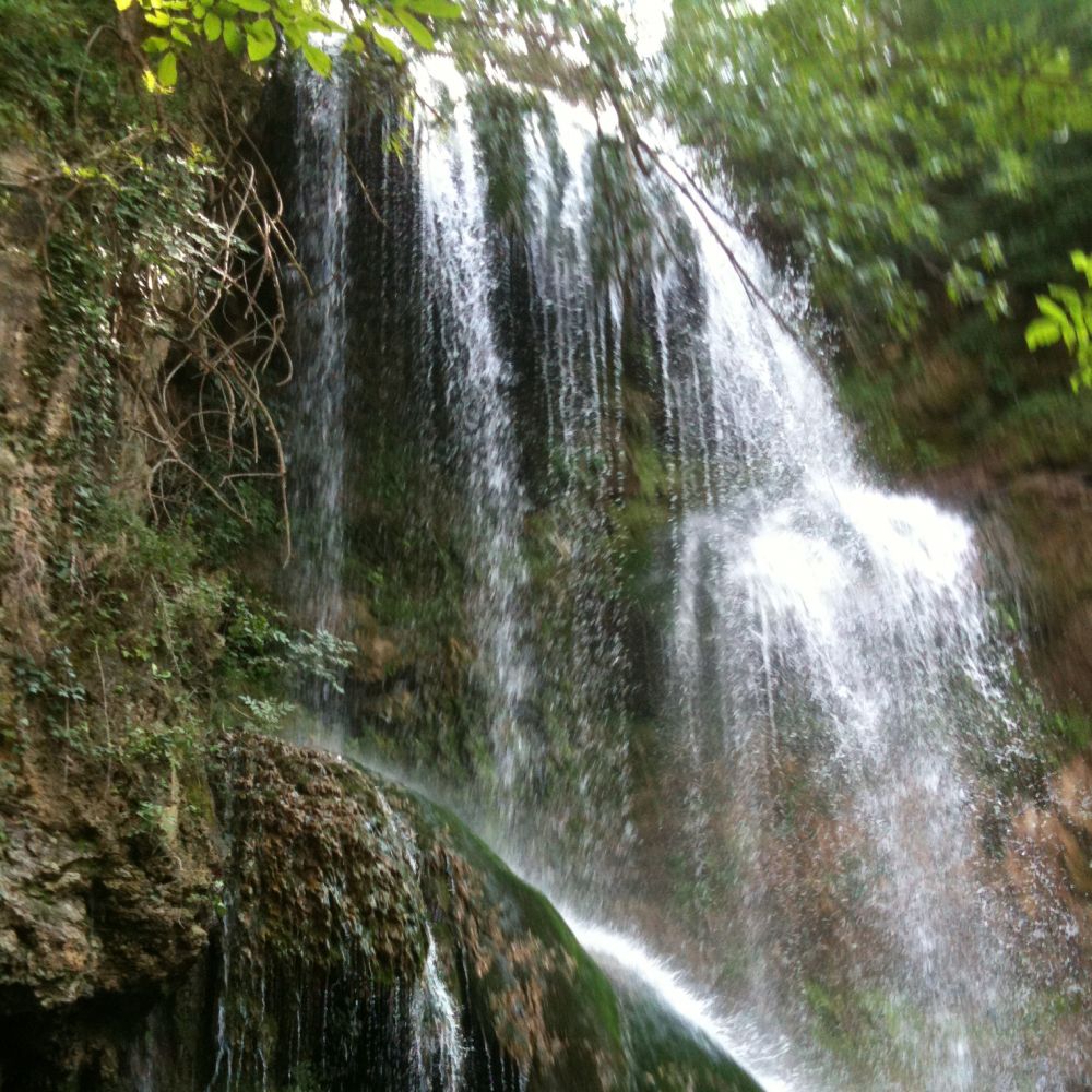 Крушунските водопади се намират на около 35 км от Ловеч
