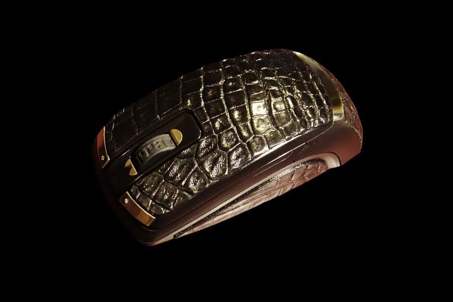 Crocodile skin Gold Mouse Ferrari може да бъде ваша срещу 17 500 долара