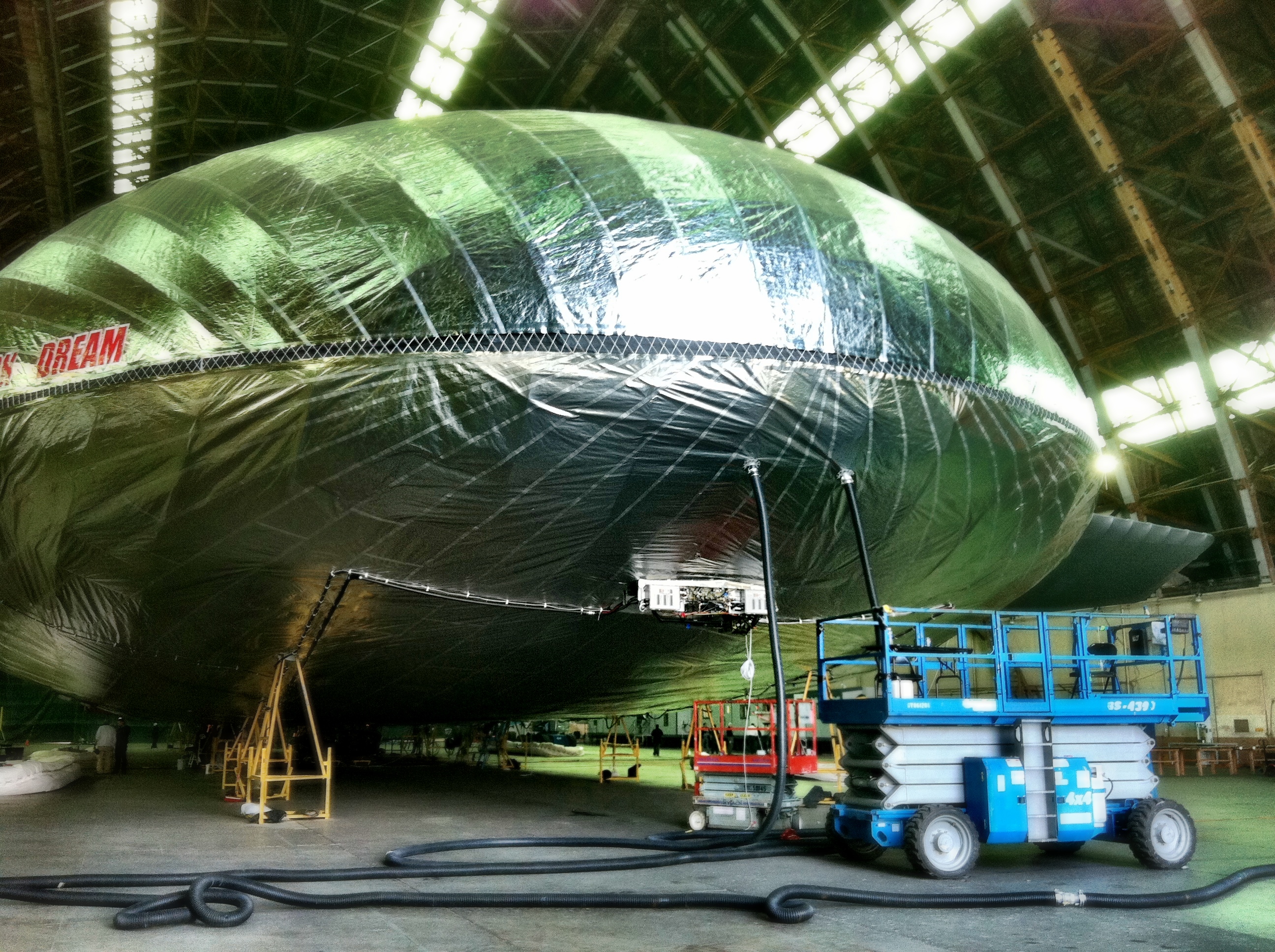 Уникален дирижабъл направи първия си полет