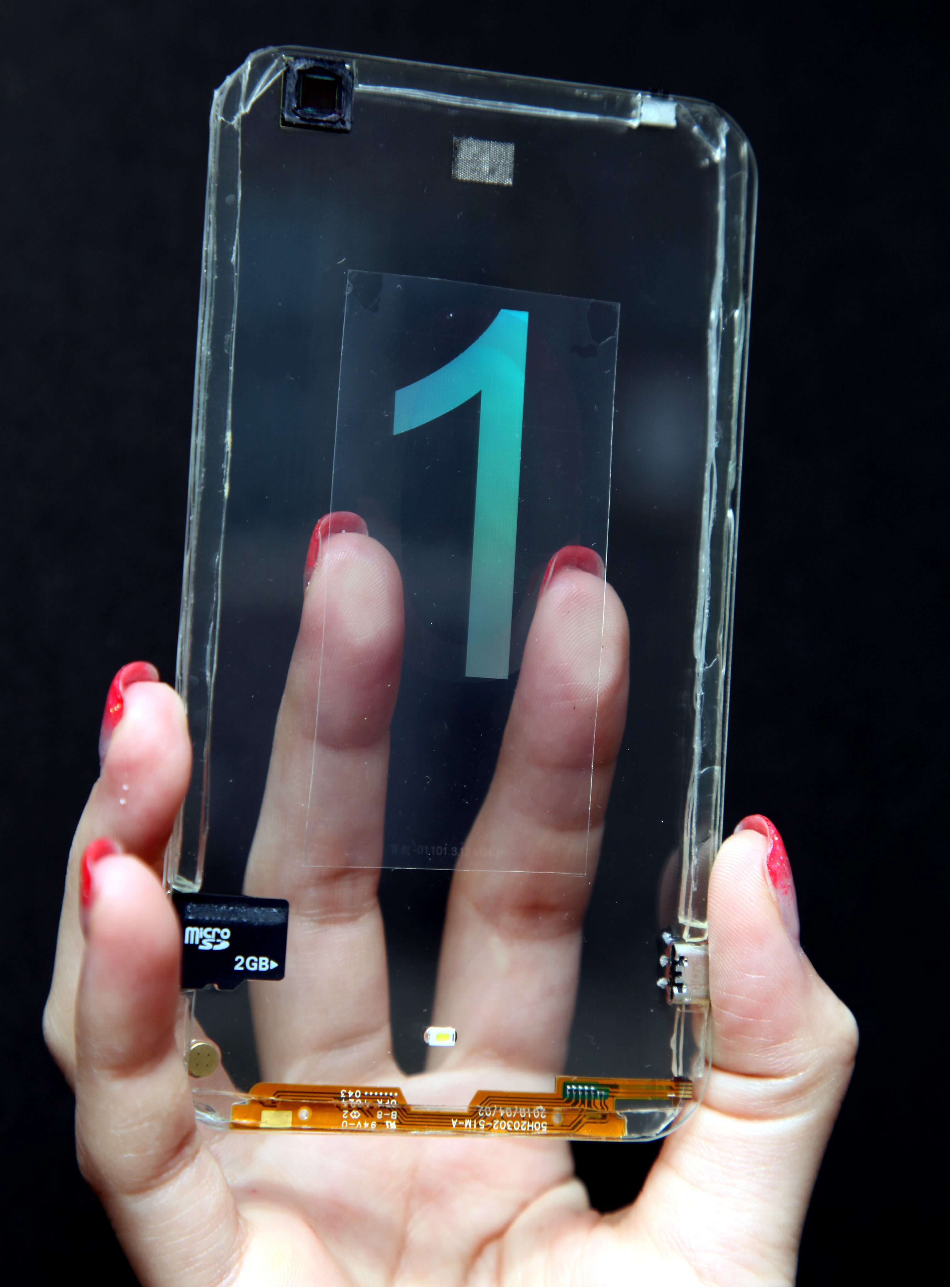 Прототип на прозрачен телефон