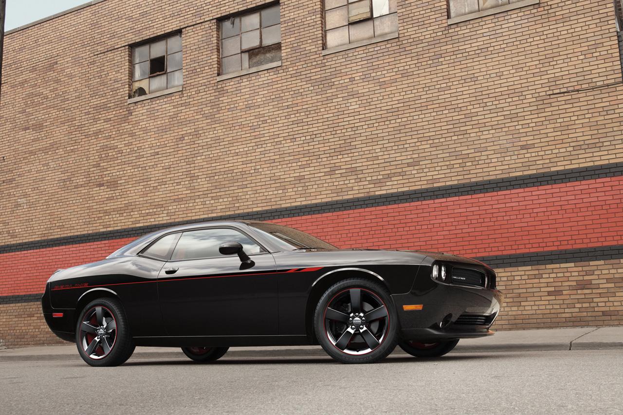 Dodge пуска специално издание Challenger R/T Redline