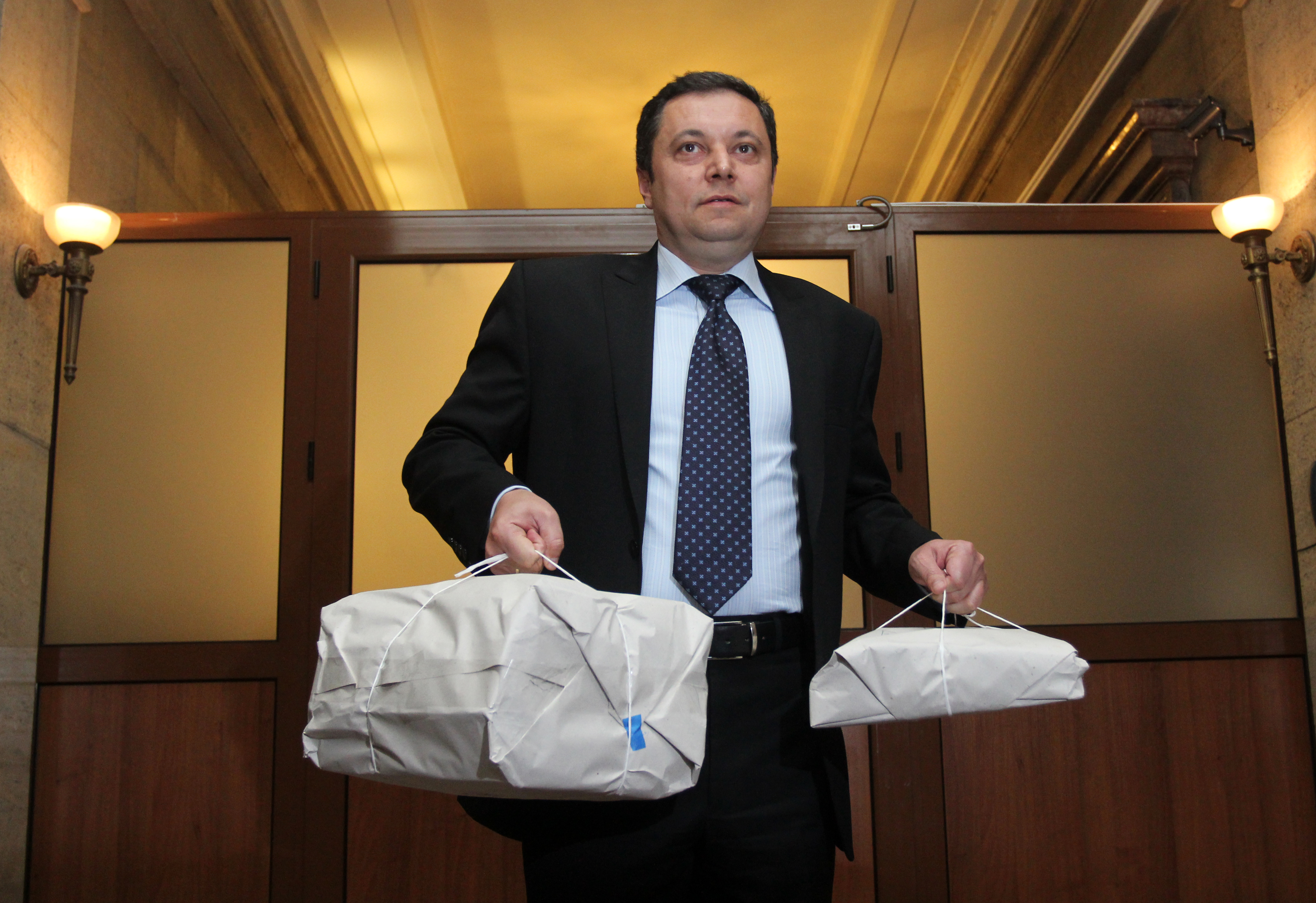 Неотдавна Яне Янев представи пред медиите разсекретени документи за далавери в енергетиката по времето на Тройната коалиция