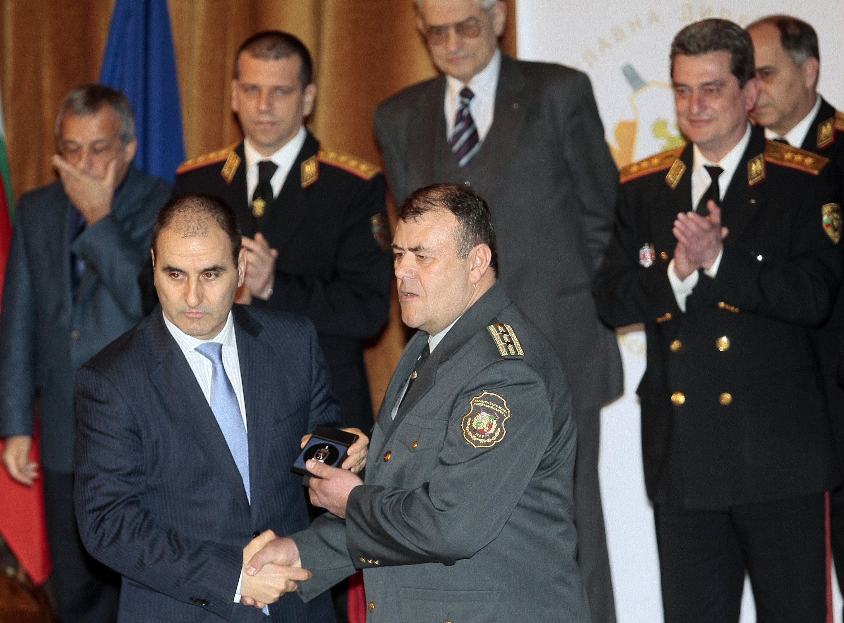 Цветан Цветанов връчи отличия на ”Пожарникар на годината – 2012 г.”