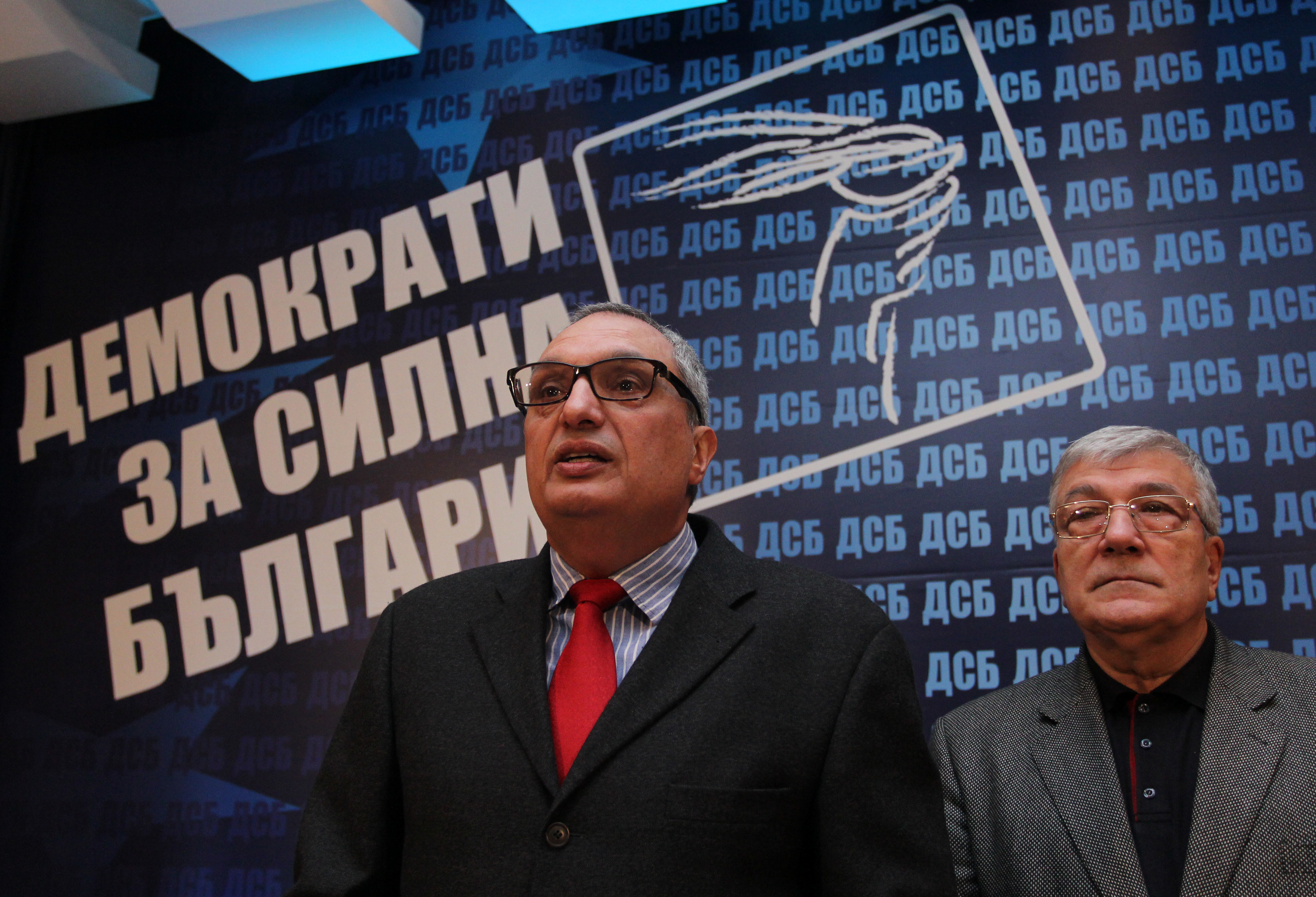Костов: Правителството е съучастник на монополите в ограбването