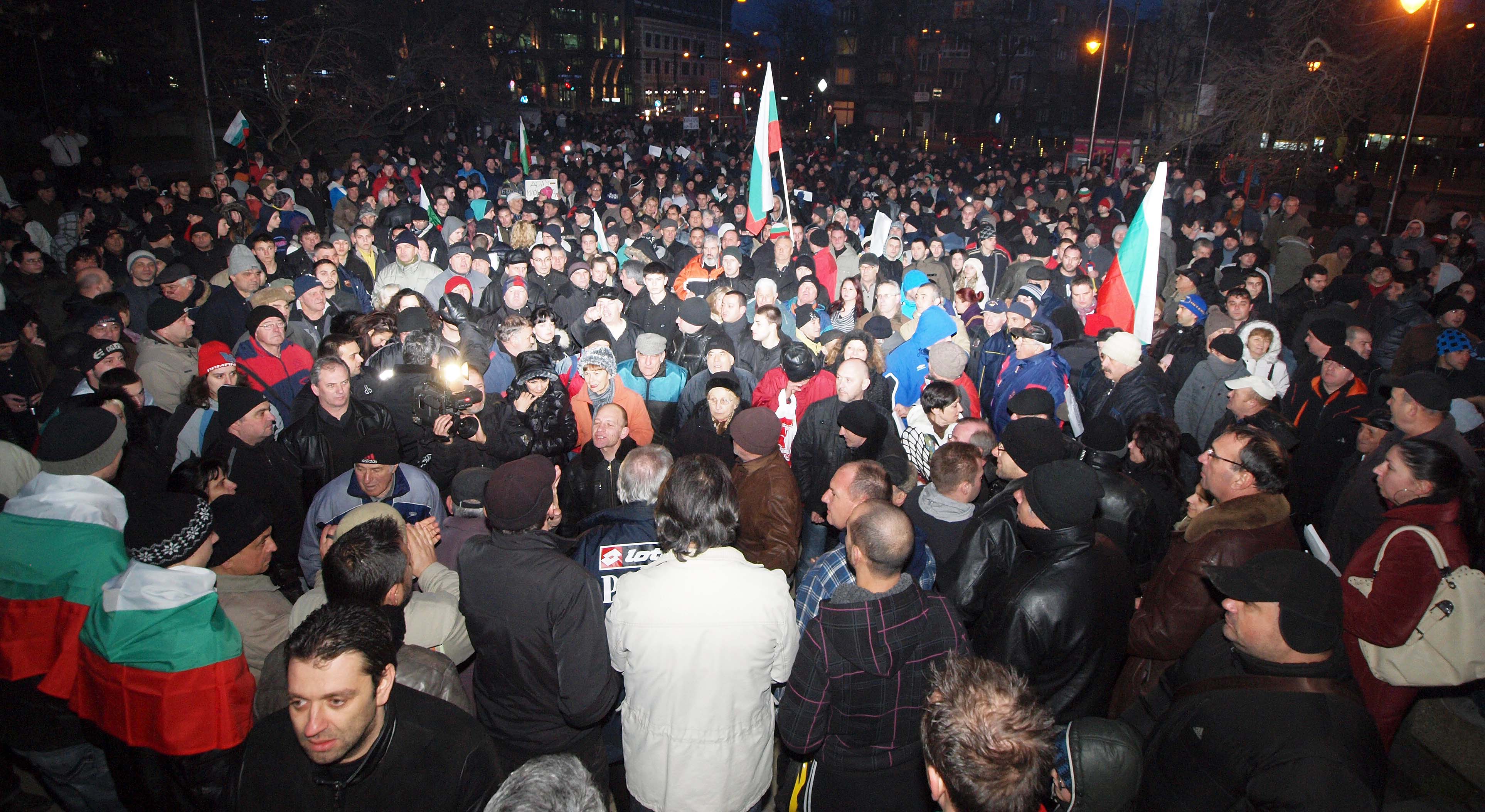 Над 3000 души отново излязоха по улиците на Варна