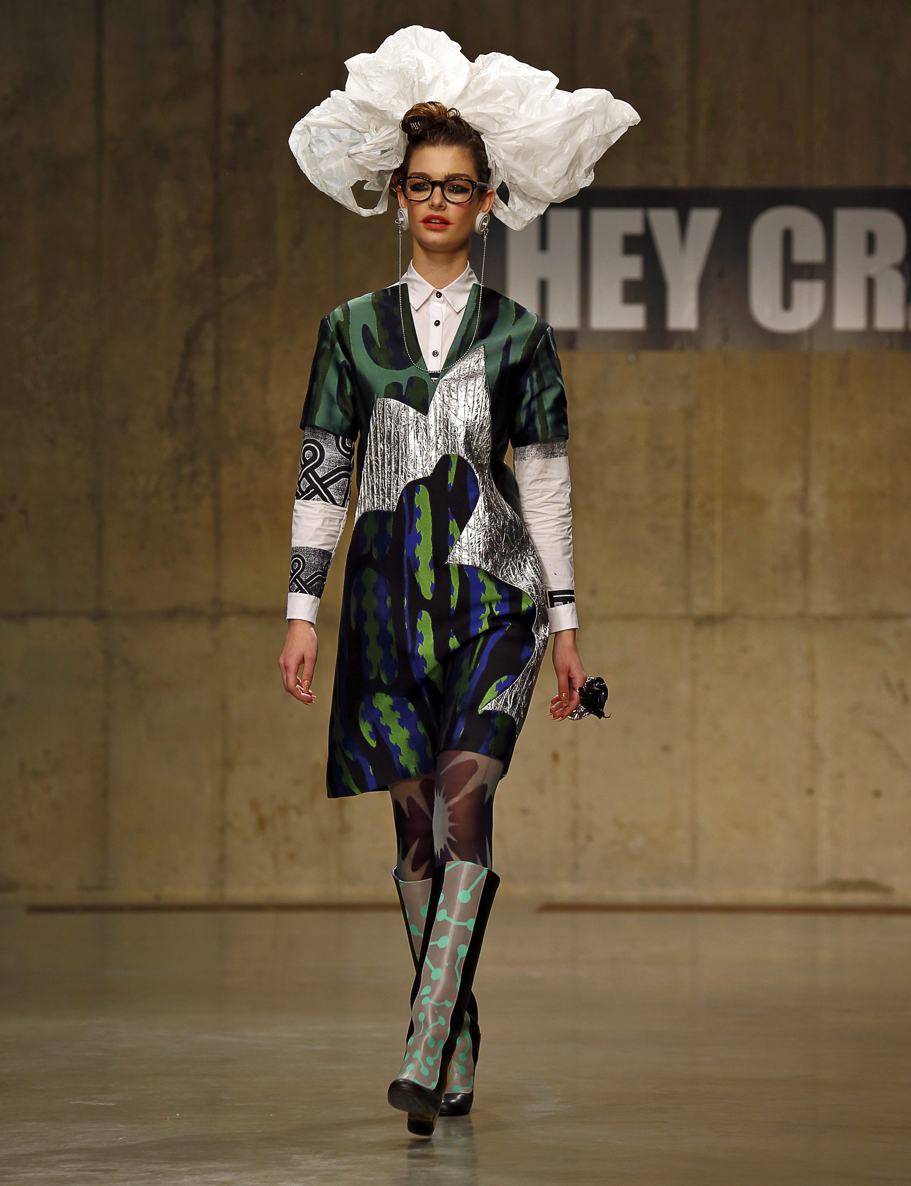 Провокация от Шотландия на London Fashion Week