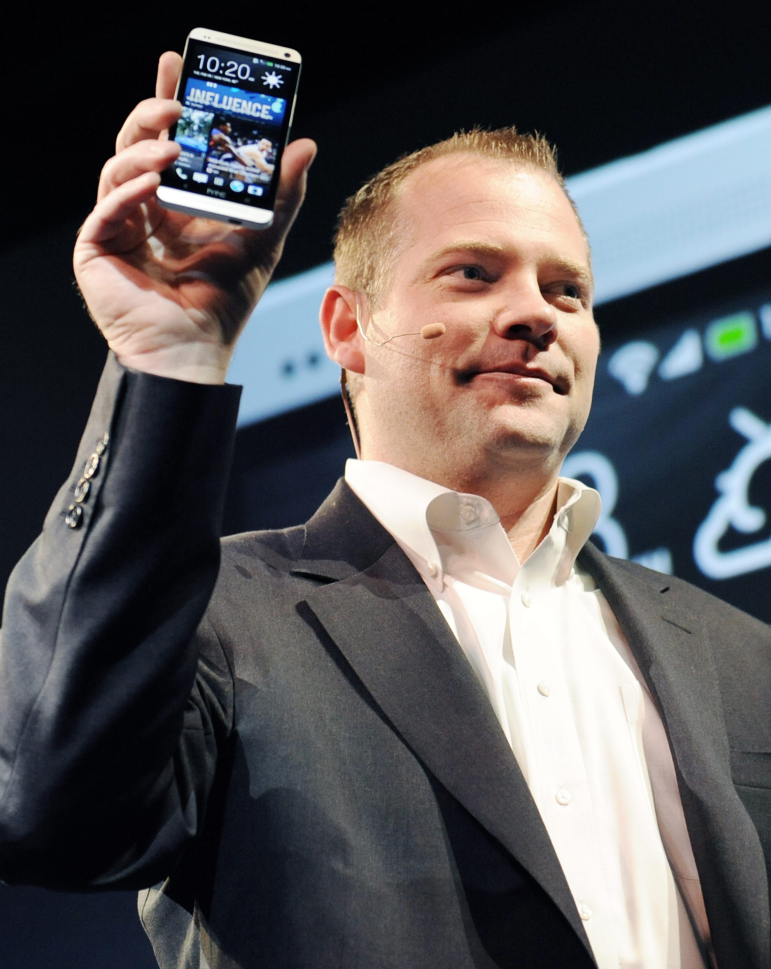 HTC представи новия си флагман - HTC One