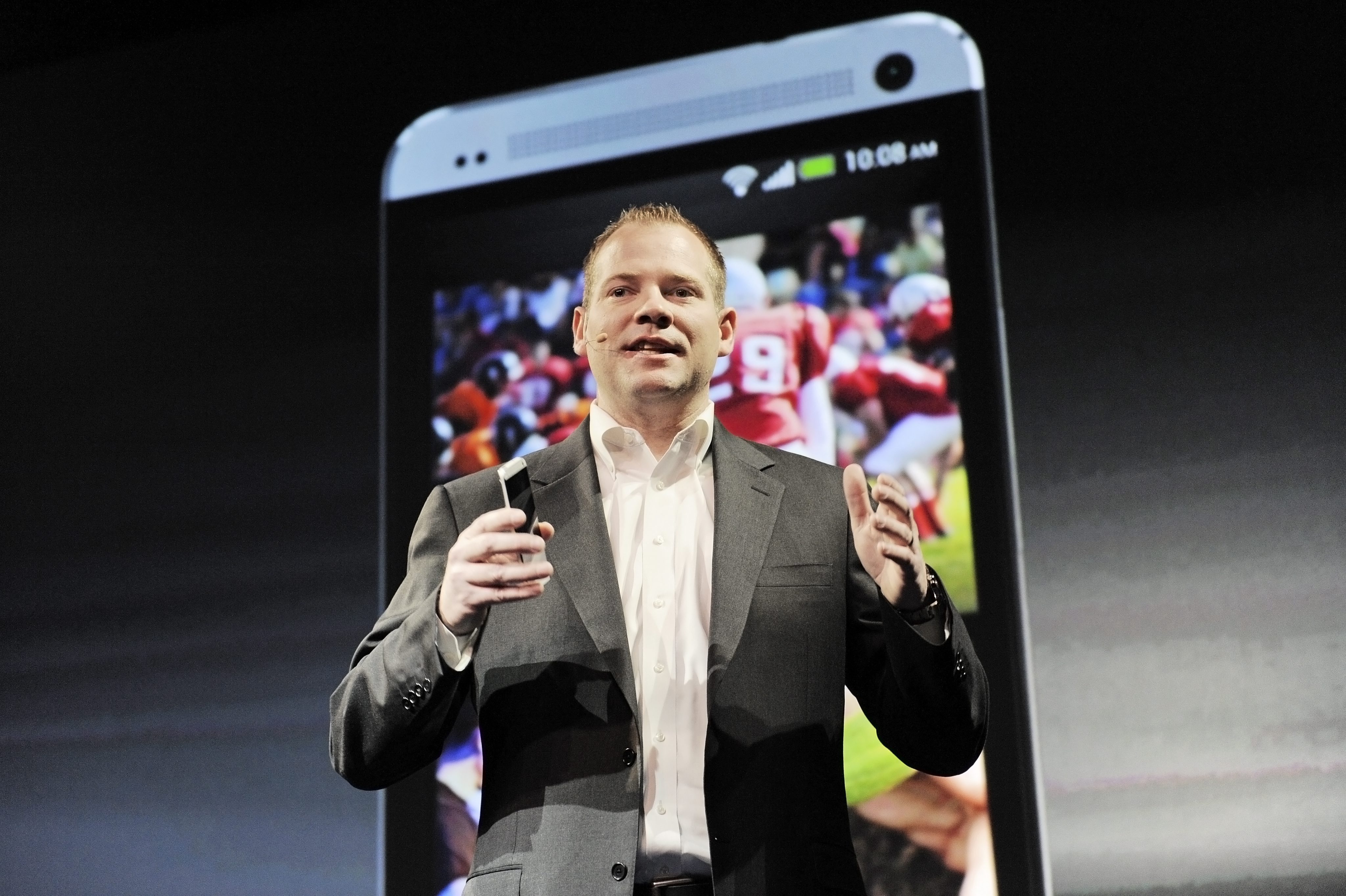HTC представи новия си флагман - HTC One