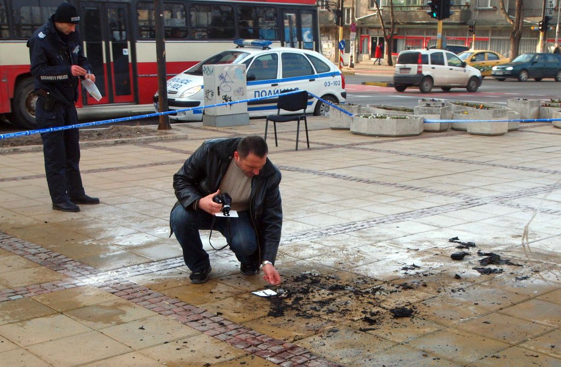 Известен във Варна фотограф се самозапали пред общината