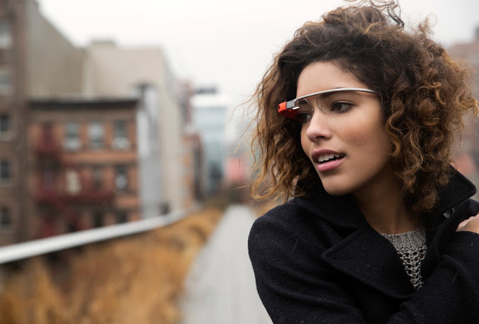 Очилата с добавена реалност Google Glass