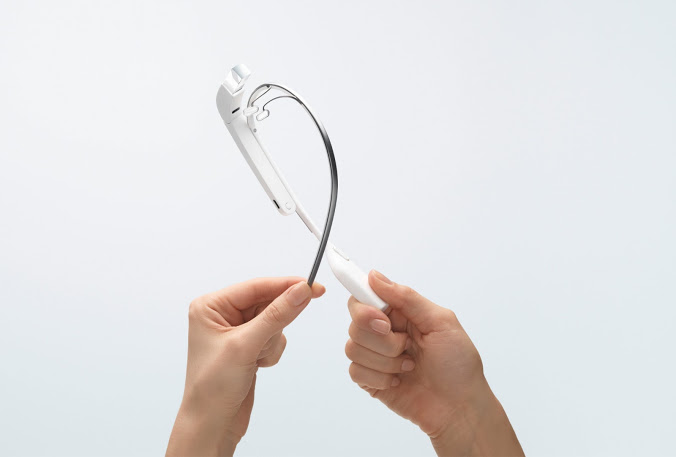 Очилата с добавена реалност Google Glass