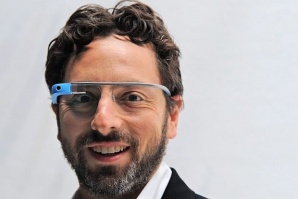 Google търси доброволци за тестове на очила с камера и интернет