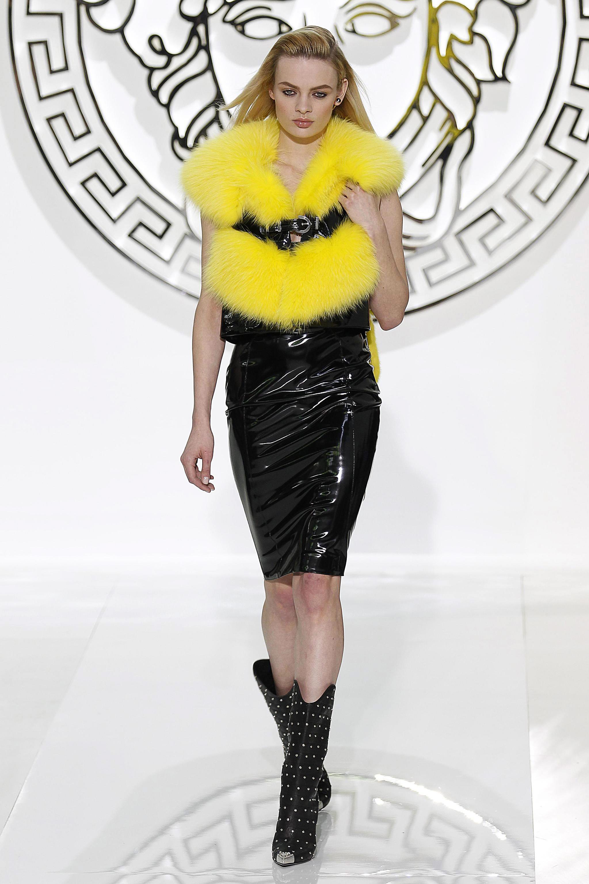 Модел на Versace Есен/Зима 2013
