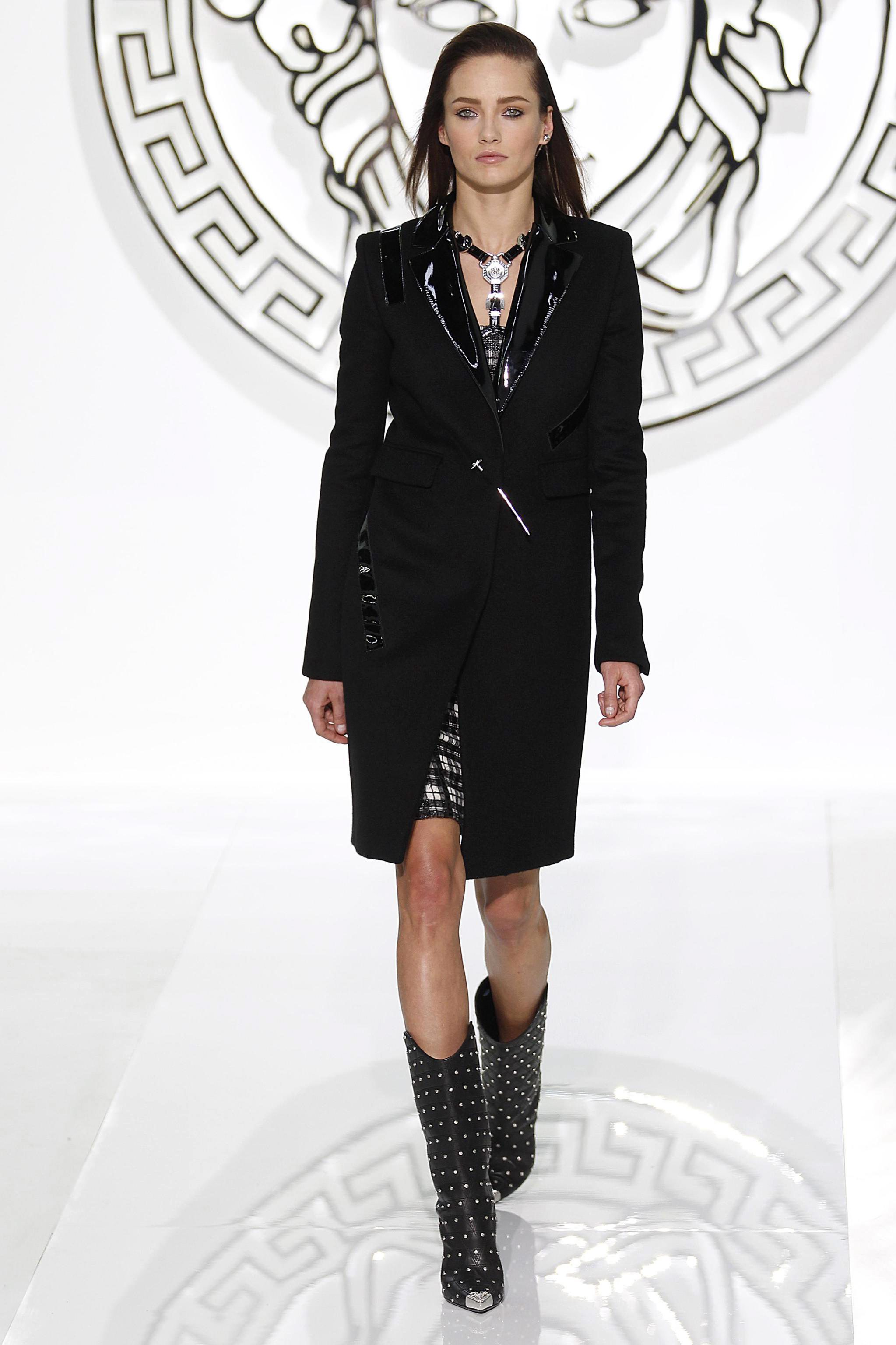 Модел на Versace Есен/Зима 2013