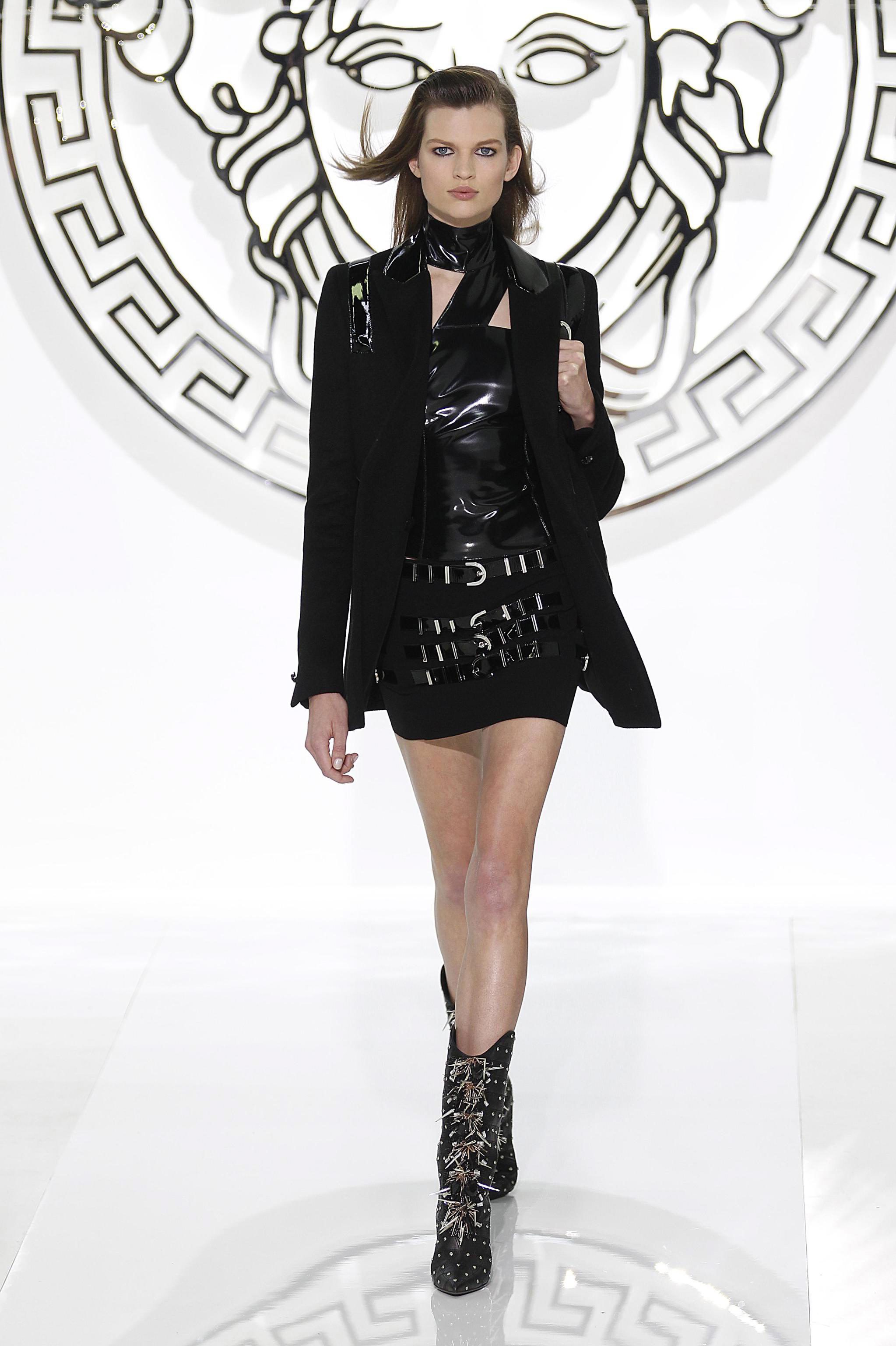 Модел на Versace Есен/Зима 2013