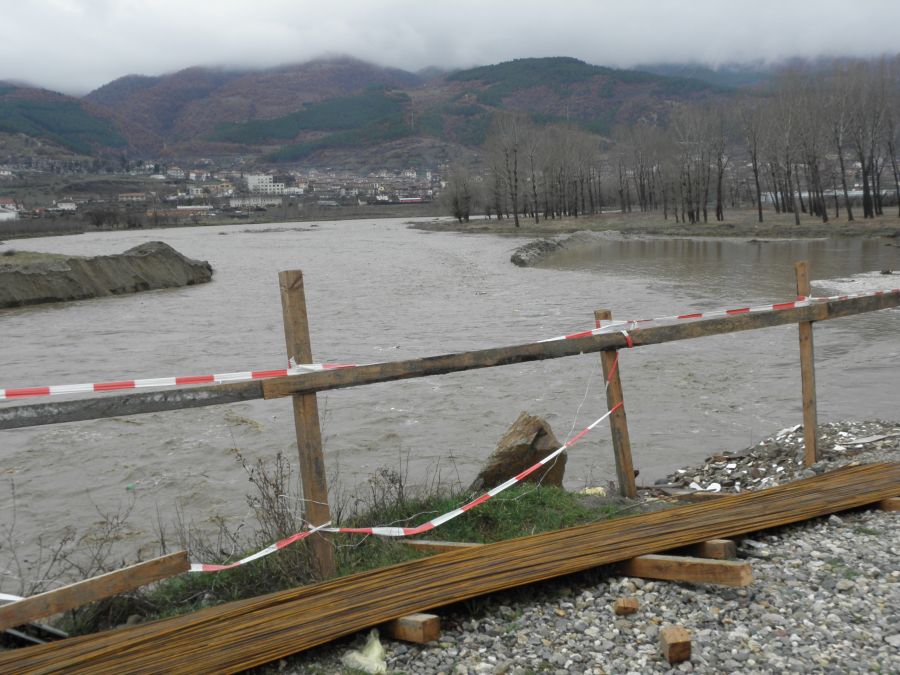 Реки излязоха от коритата си в Югозападна България