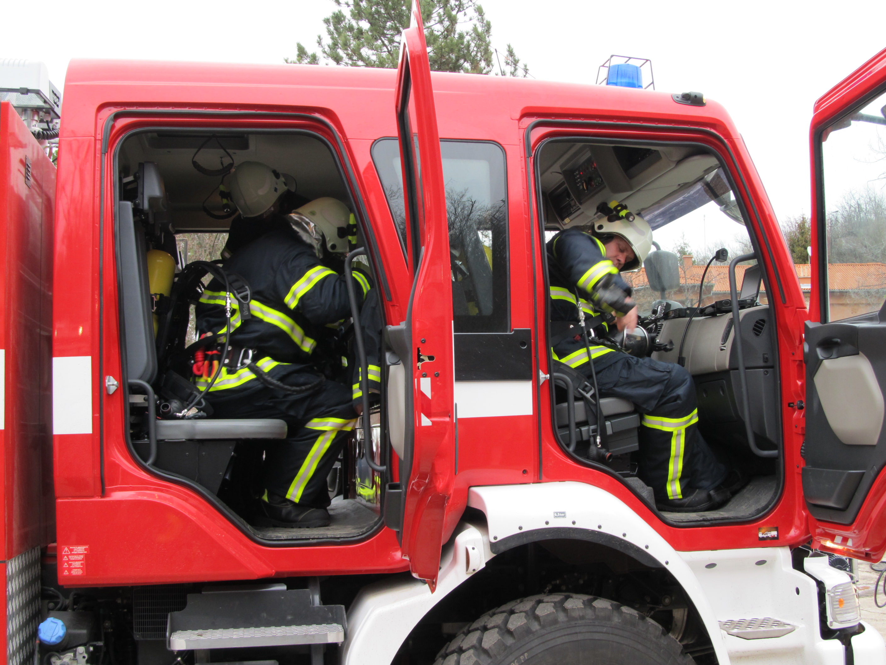 Свовременното пристигане на пожарната е предотвратило разпространението на огъня в съседни зони