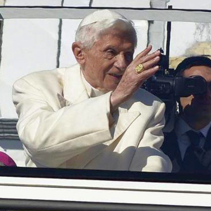 Това е последната публична проява на Бенедикт XVIна папа Бенедикт XVI