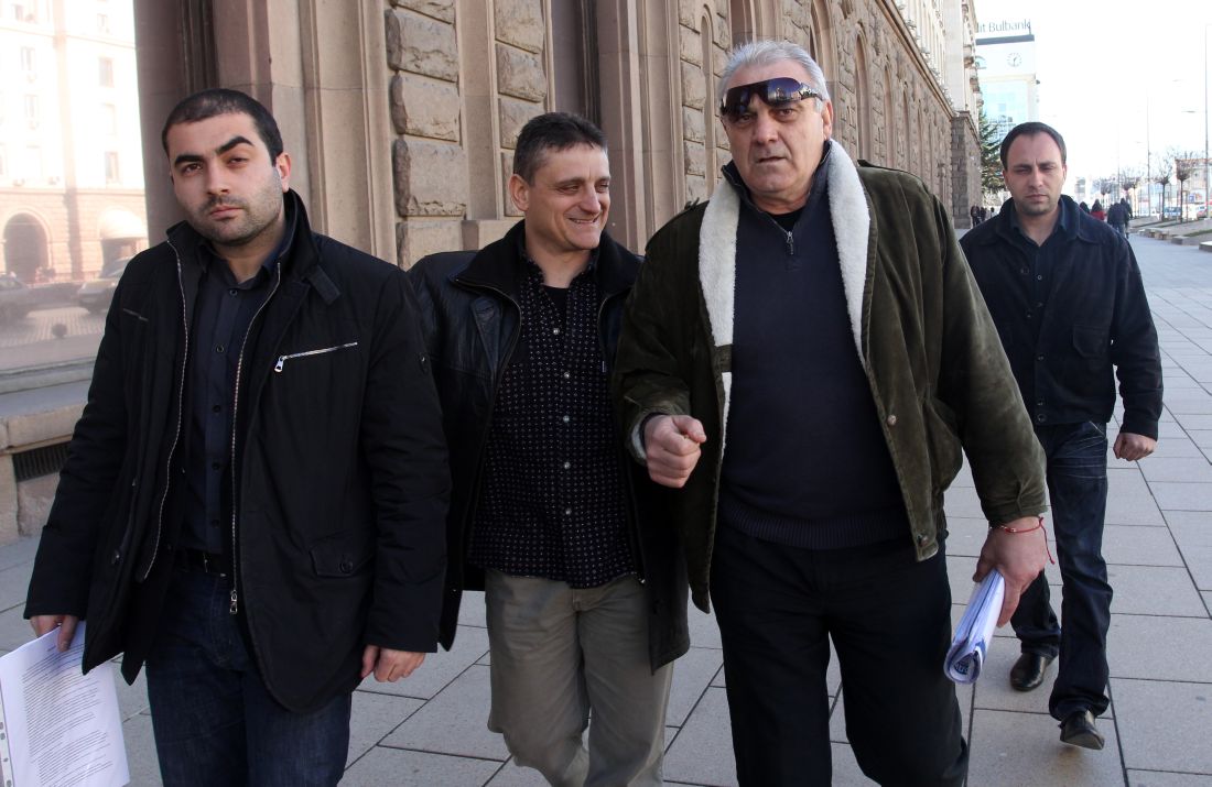 Иван Петров (с очилата) се обяви против олигарсите в Обществения съвет
