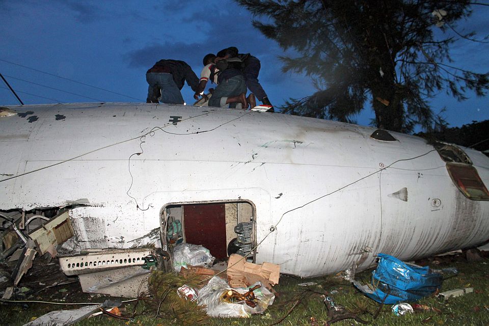 Десетки загинаха при самолетна катастрофа в Конго