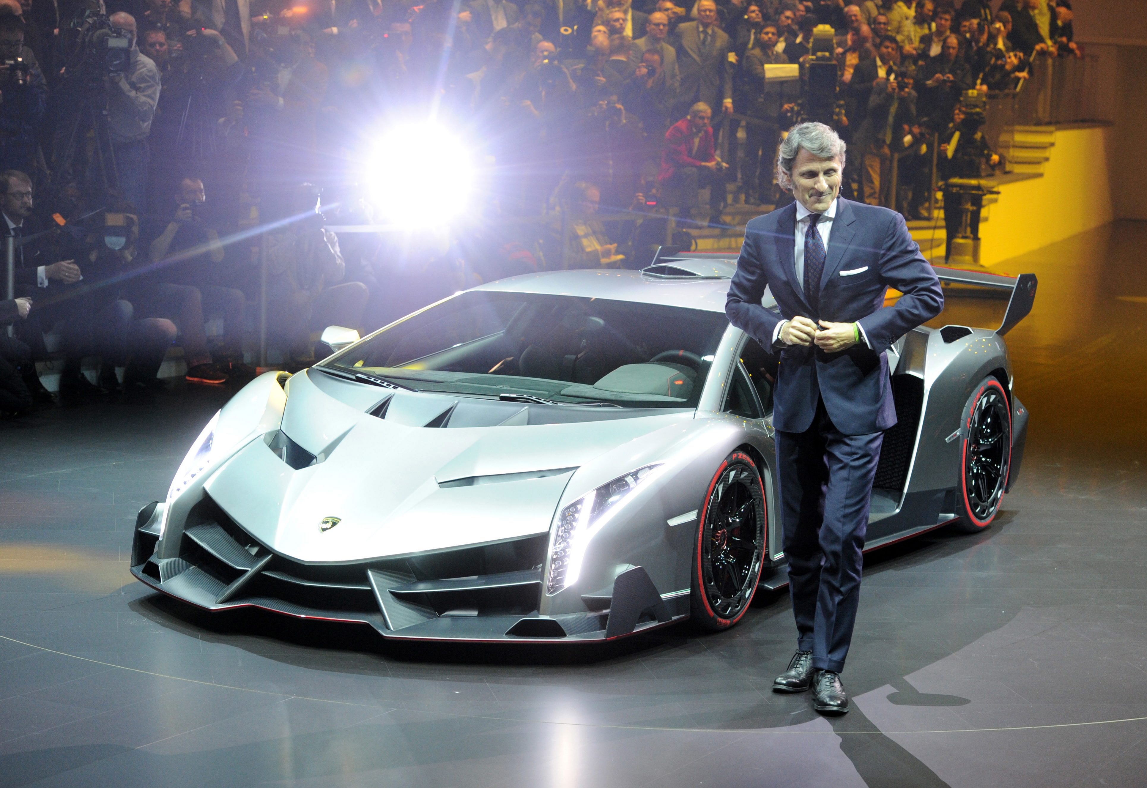 Veneno - извънземната суперкола на Lamborghini