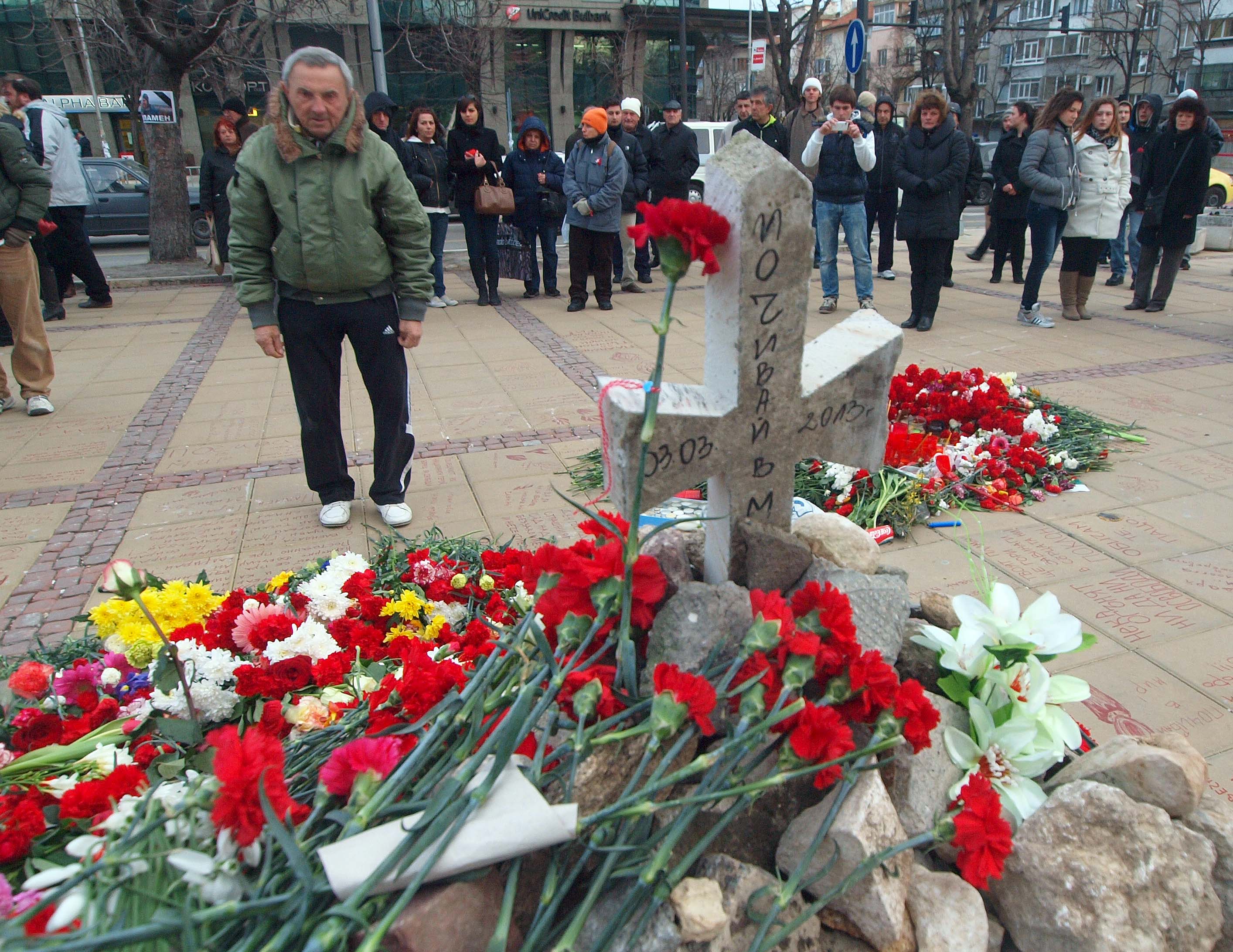 Варнеци издигнаха грамада от камъни в памет на Пламен Горанов