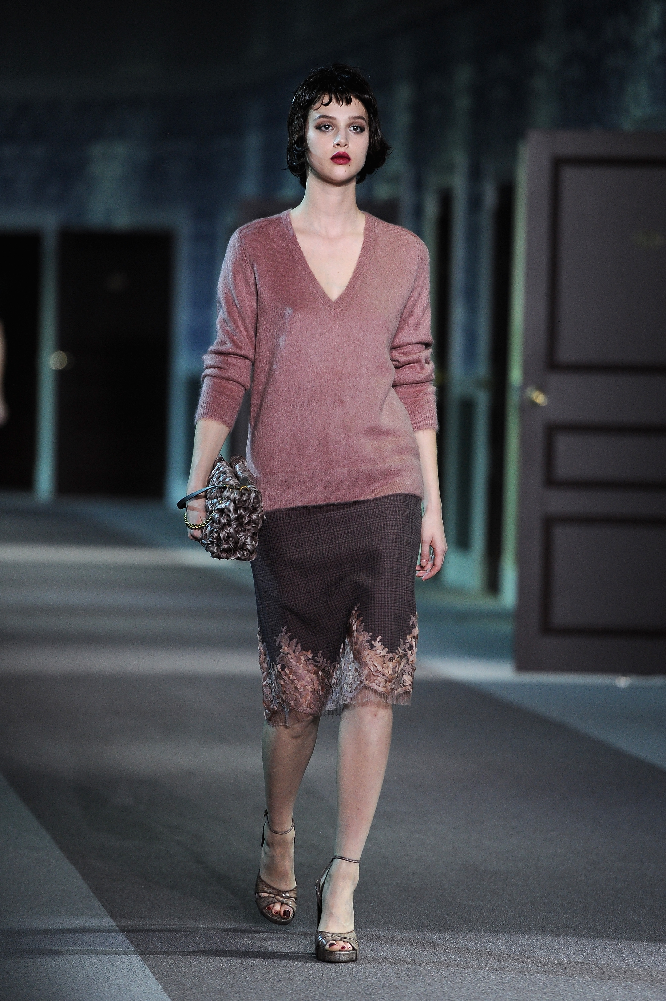 Модел на Louis Vuitton есен/зима 2013