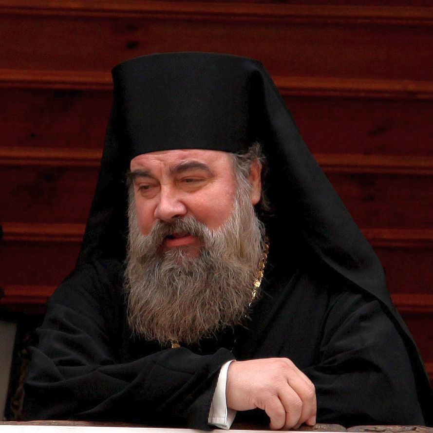 Игумен хули журналистите пред очите на патриарха