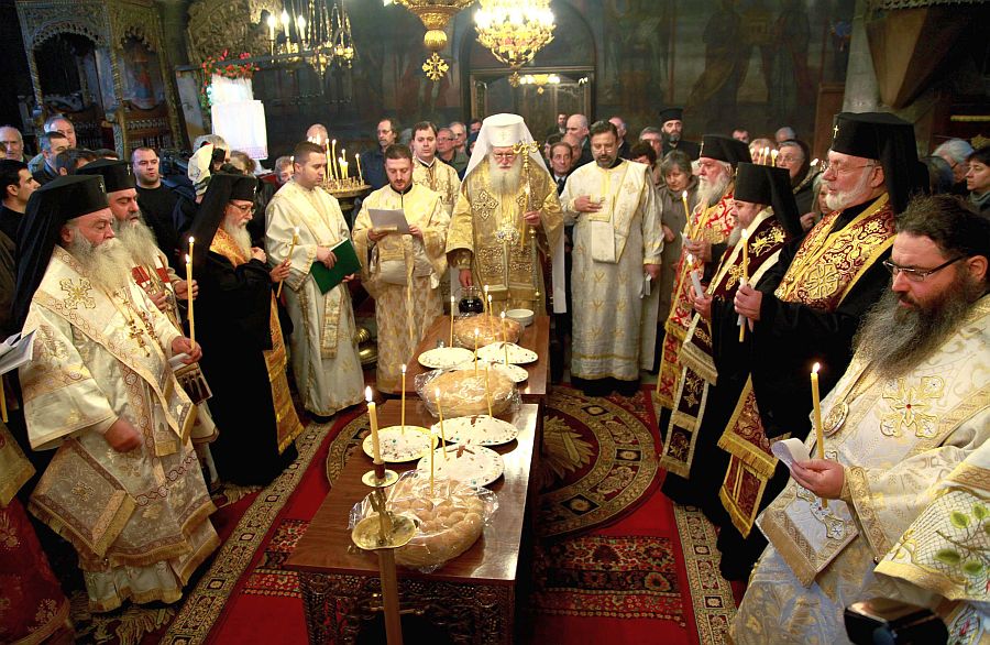 В Бачковски манастир бе отслужена Света литургия и панихида за патриарх Кирил