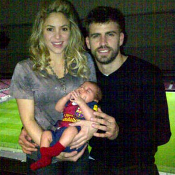 Шакира и Жерар Пике със сина си Милан