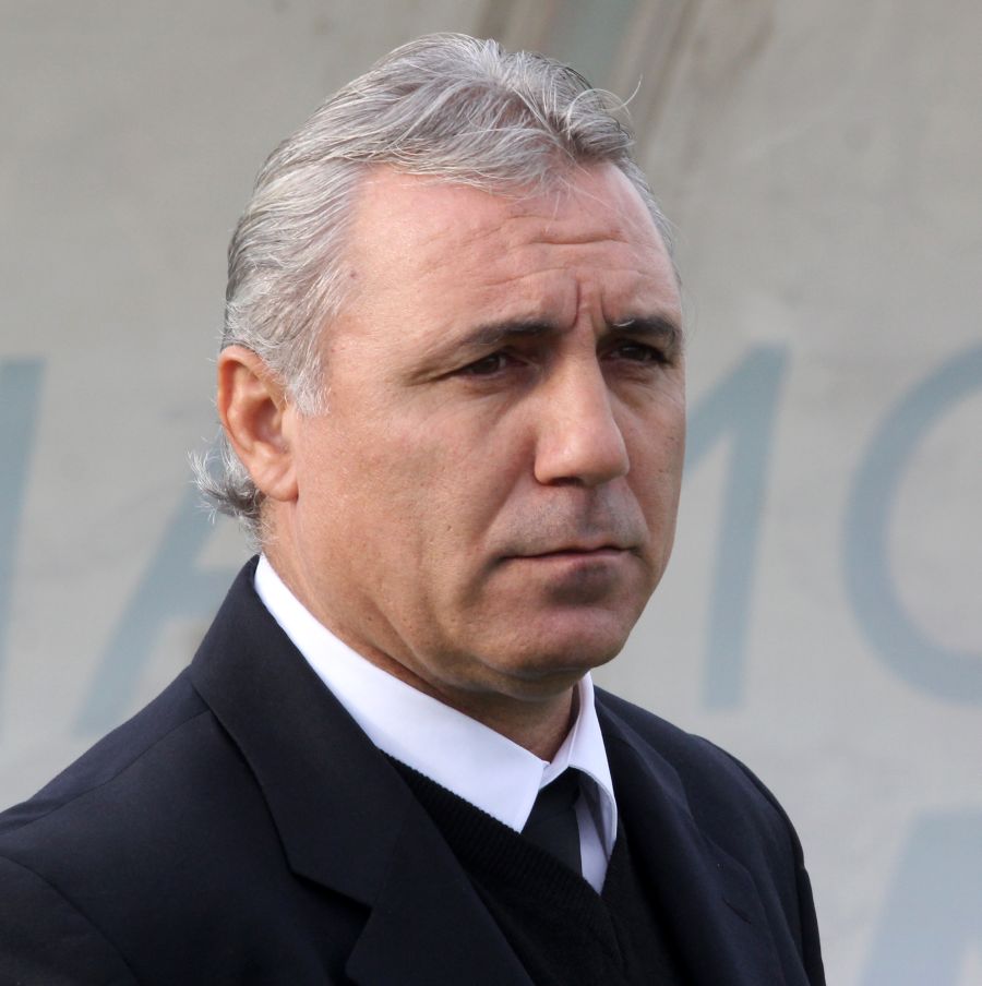 Христо Стоичков готов да поведе студентите, ако не му ”цапат името”