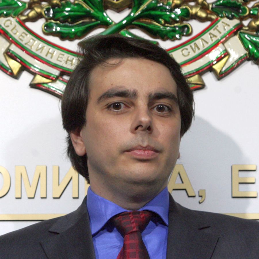 Асен Василев: Министерството е в състояние да вземе няколко спешни мерки
