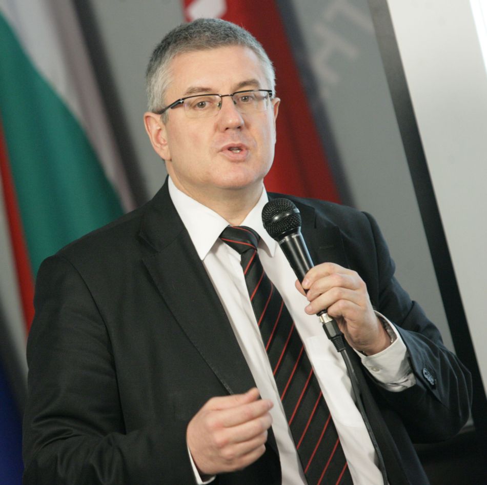 Трябва внимателно да планираме оперативните програми, да ги насочим към полезни дейности, каза Михалевски