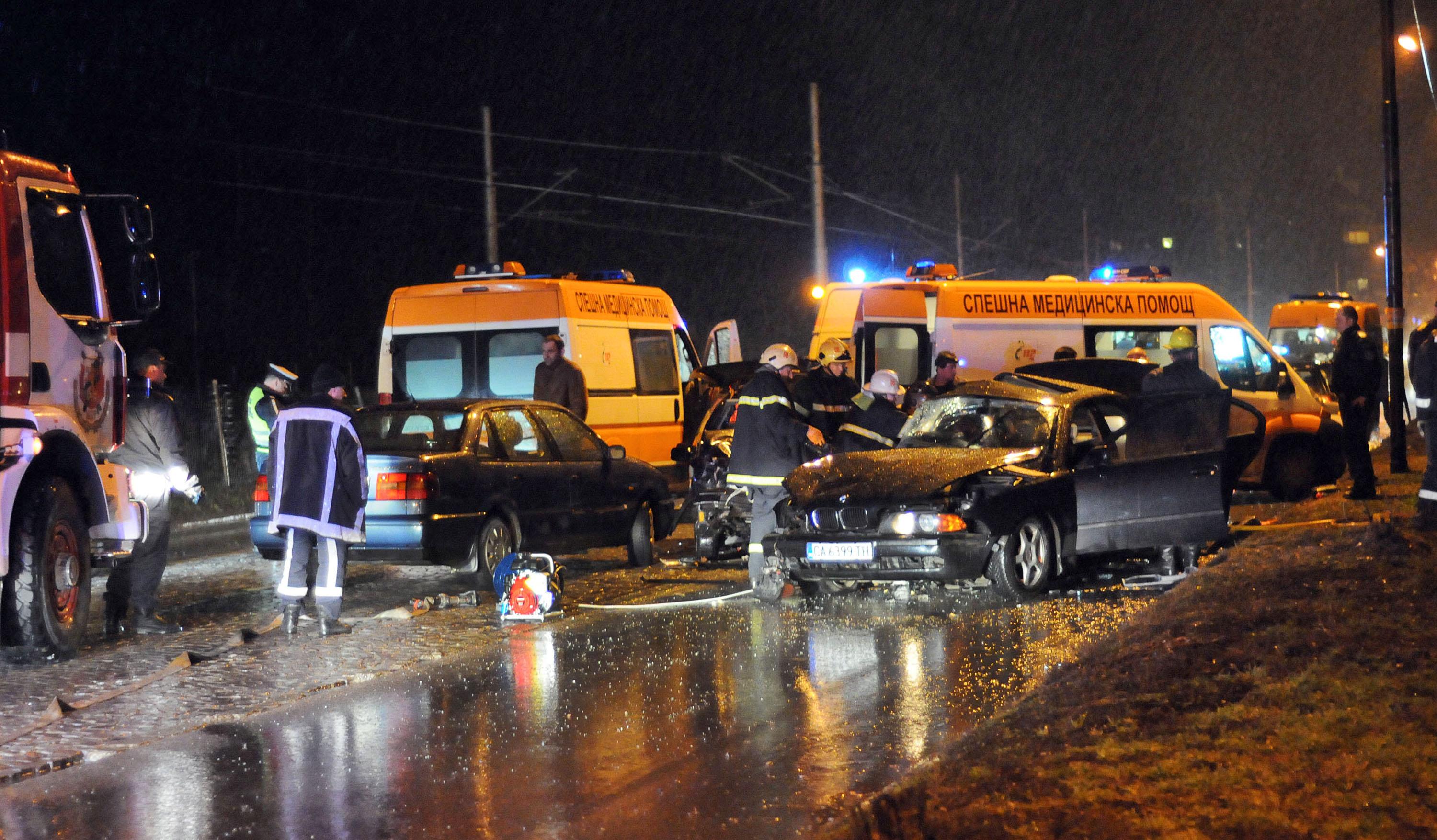 Трима загинаха при катастрофа в София, единият - племенник на Фатик