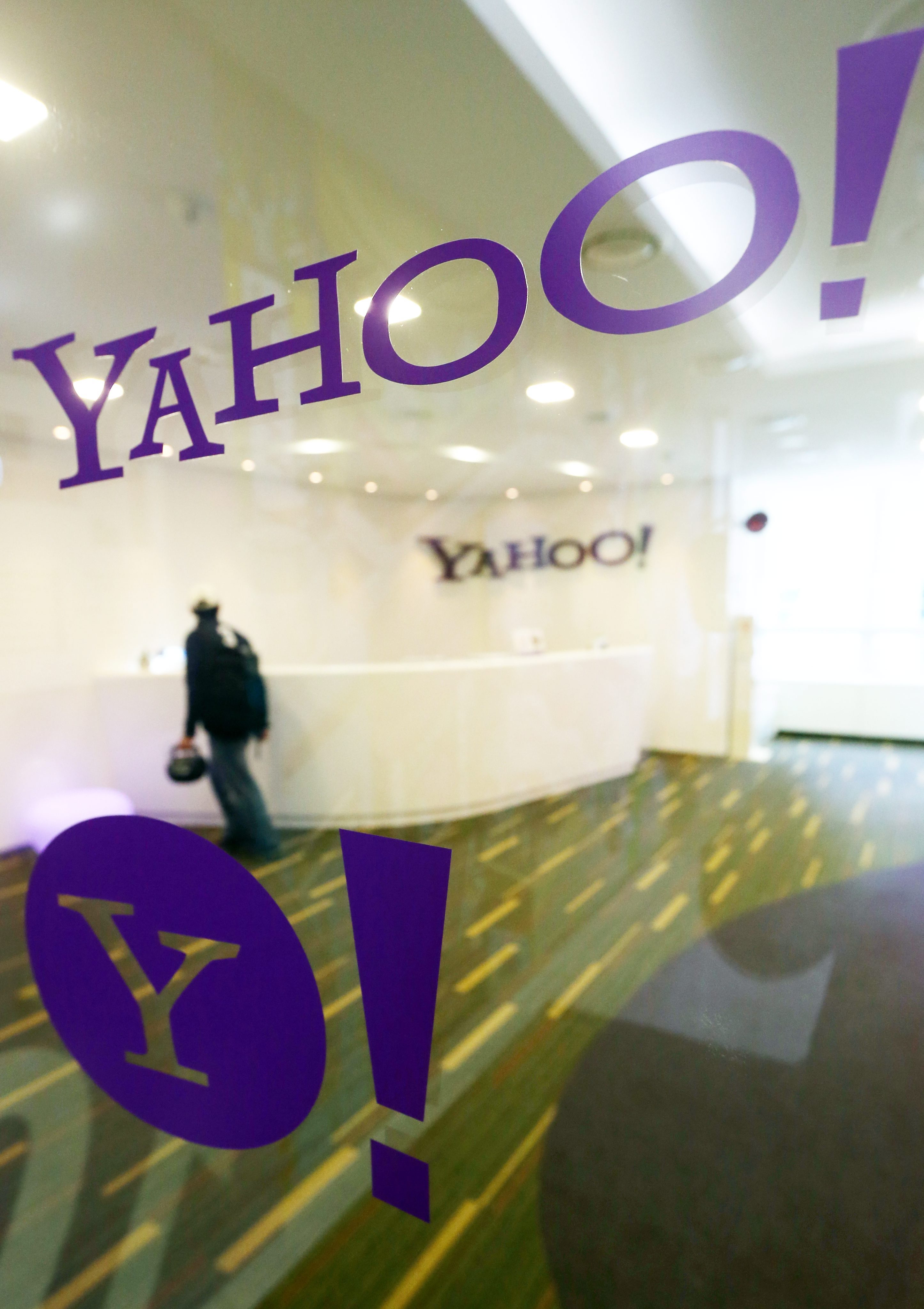 Службите с 13 000 запитвания до Yahoo! за 6 м.