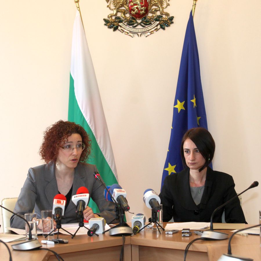 Иванка Шалапатова и Деяна Костадинова (вдясно)
