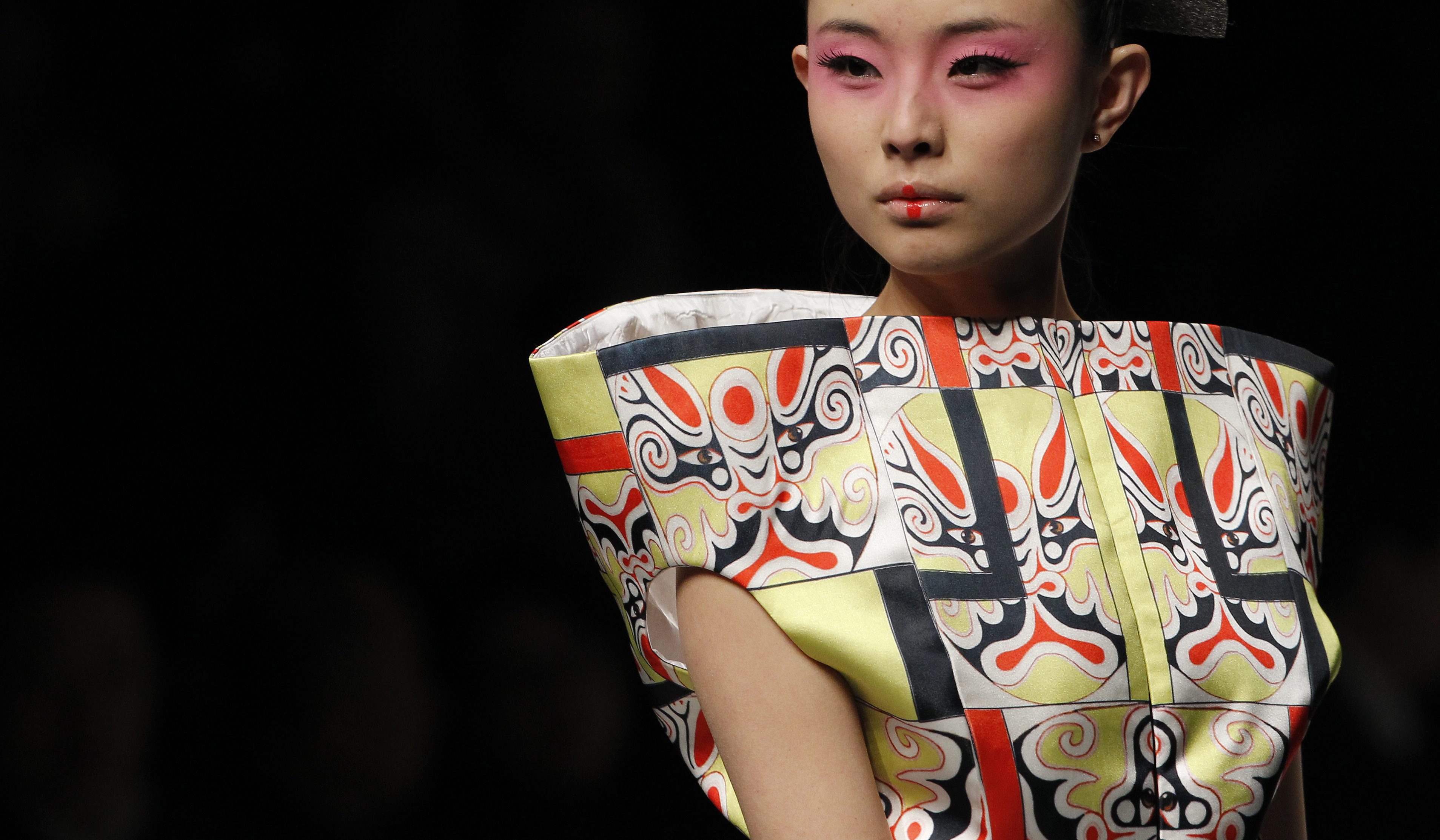 Смели експерименти на модния подиум в Китай