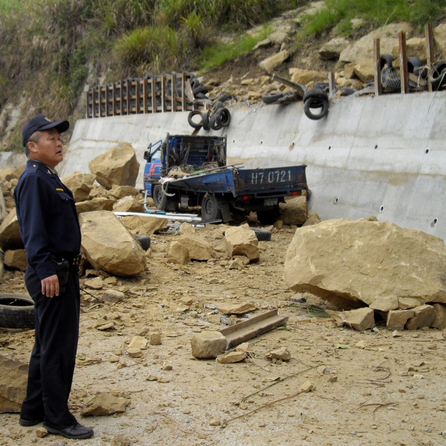 Загинал и ранени при силно земетресение в Тайван