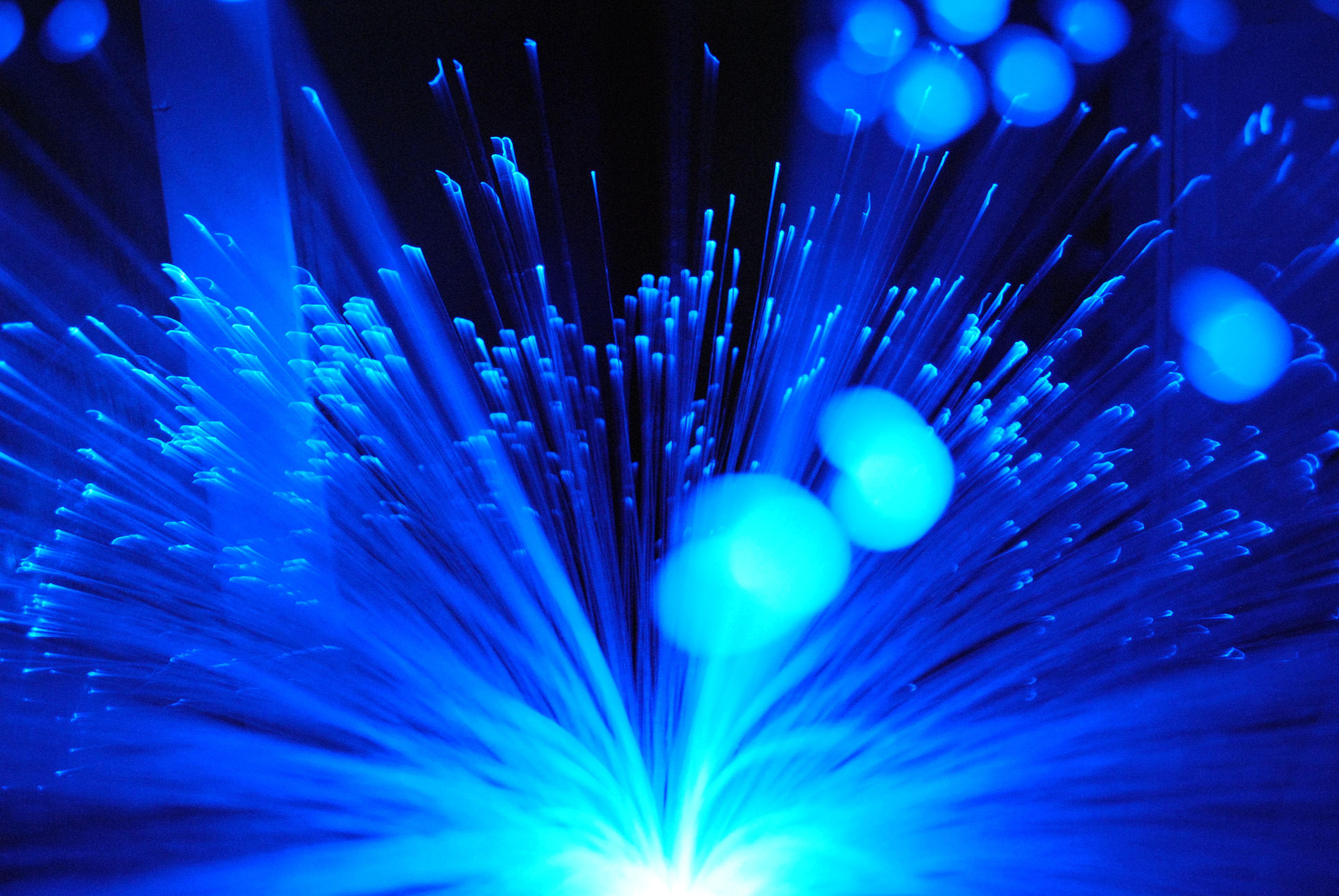 Рекорд за трансфер на данни: 43 терабита/сек