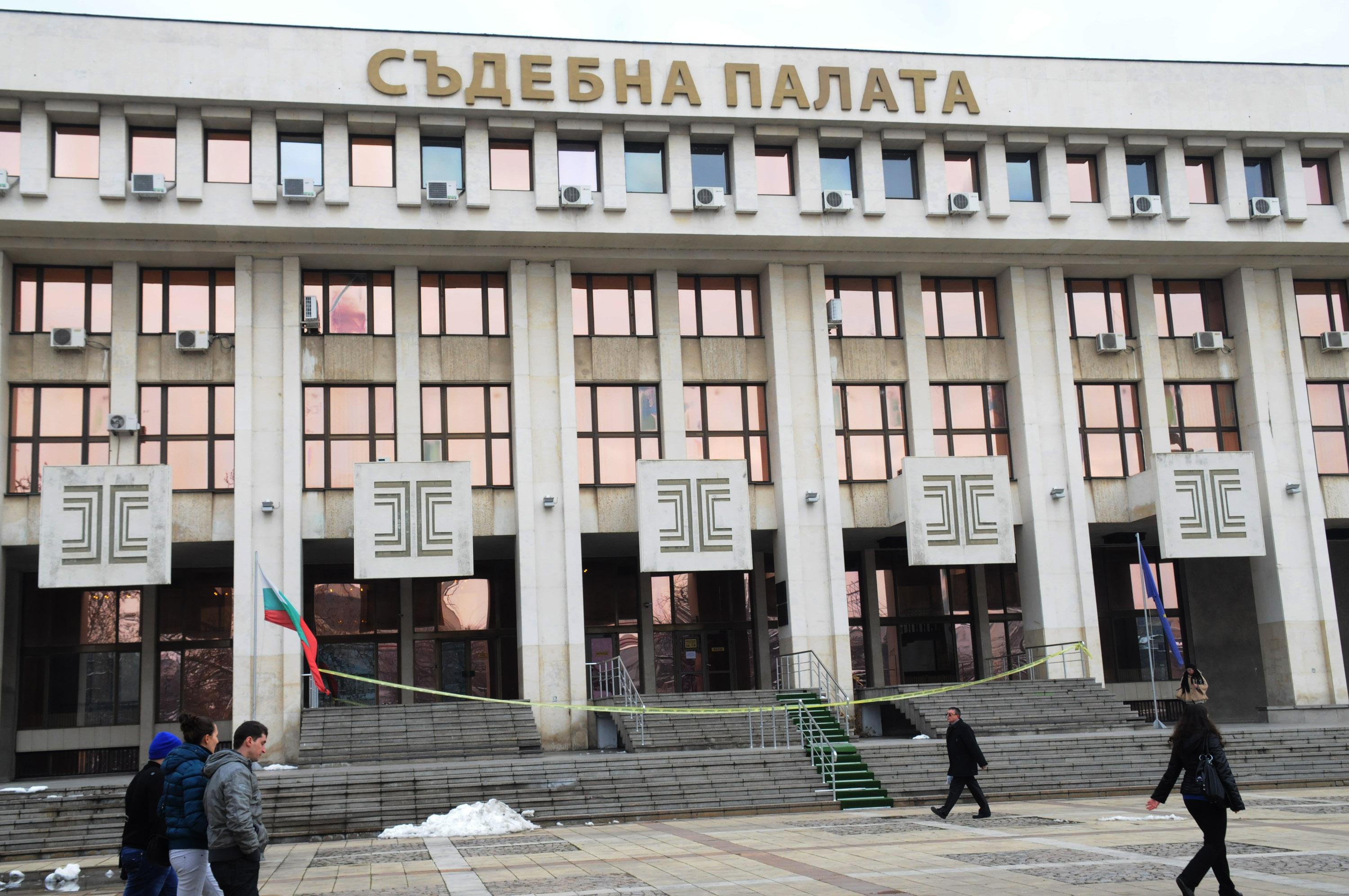 За момента липсата на консумативи по никакъв начин няма да се отрази на гледането на делата