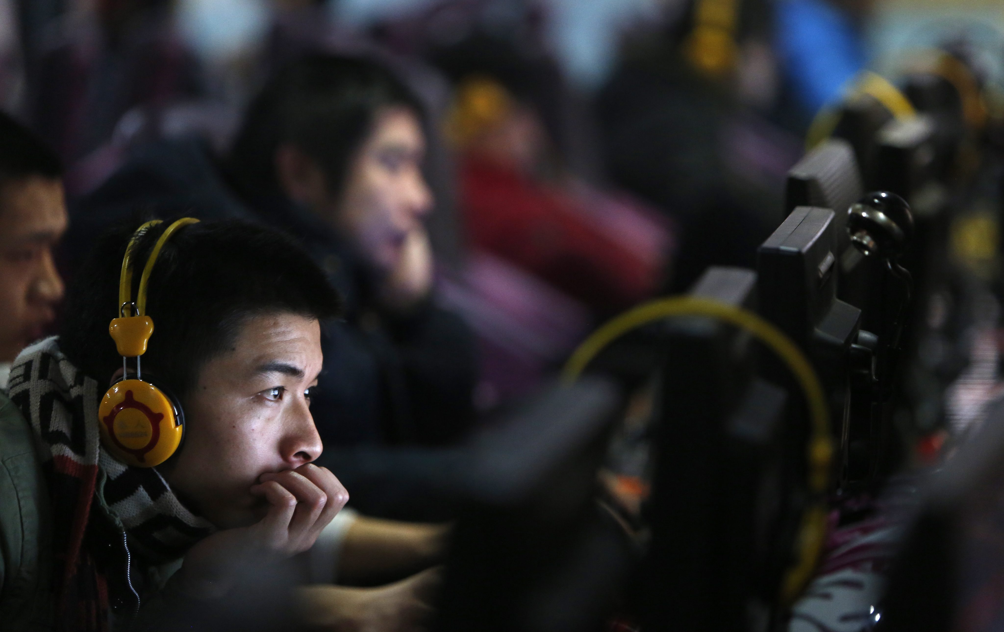 30-годишният Ли Мен напуска монитора си само, за да използва тоалетната или за да си вземе душ (сн. архив)