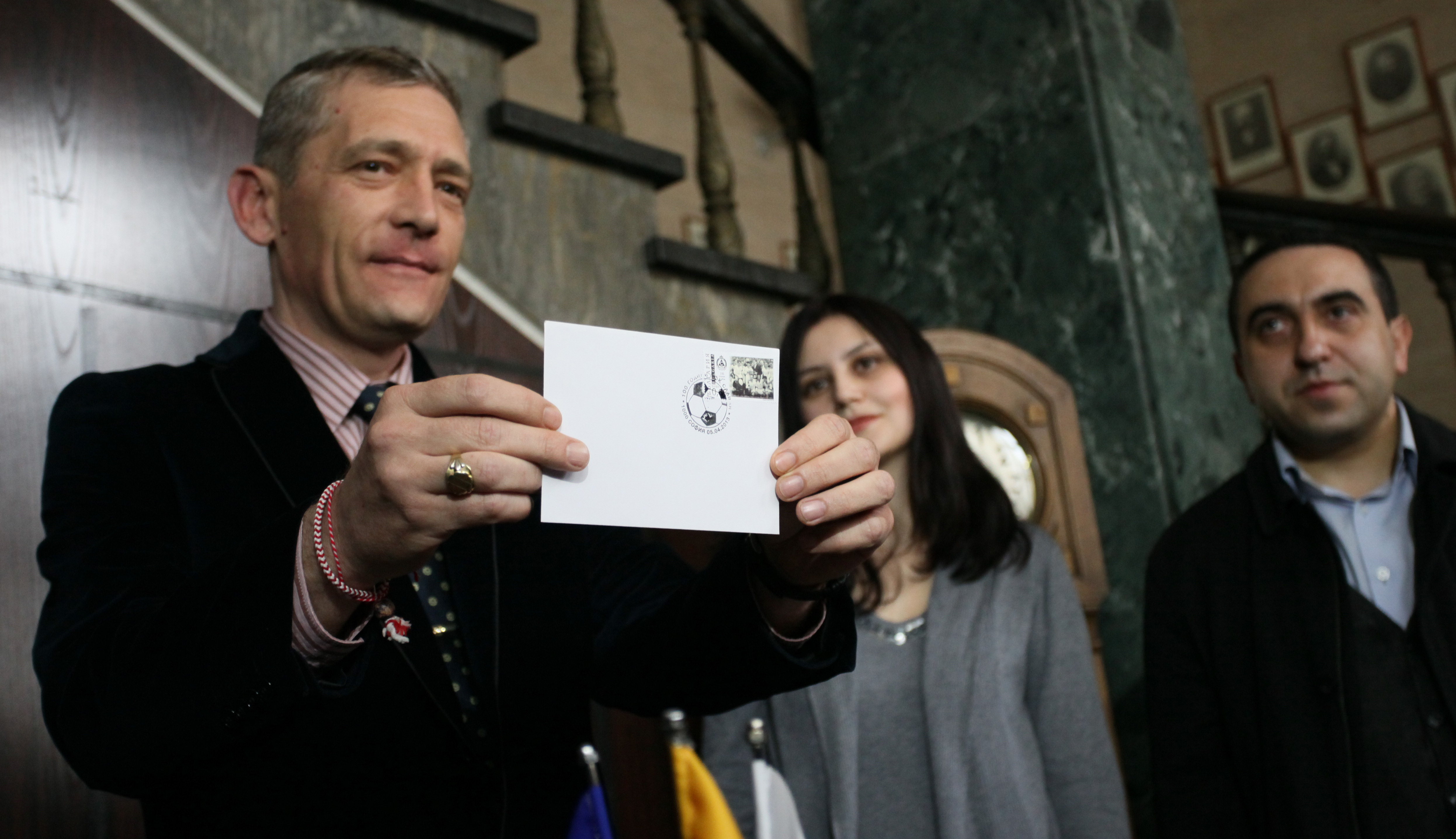 Валидираха пощенска марка "100 години Славия"