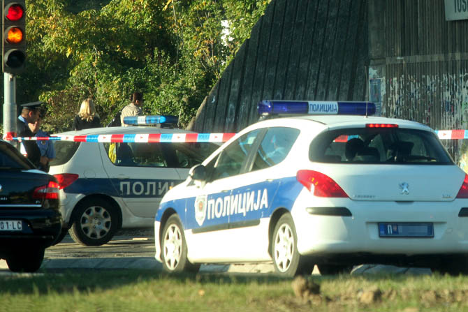 Мъж разстреля 13 души в сръбско село
