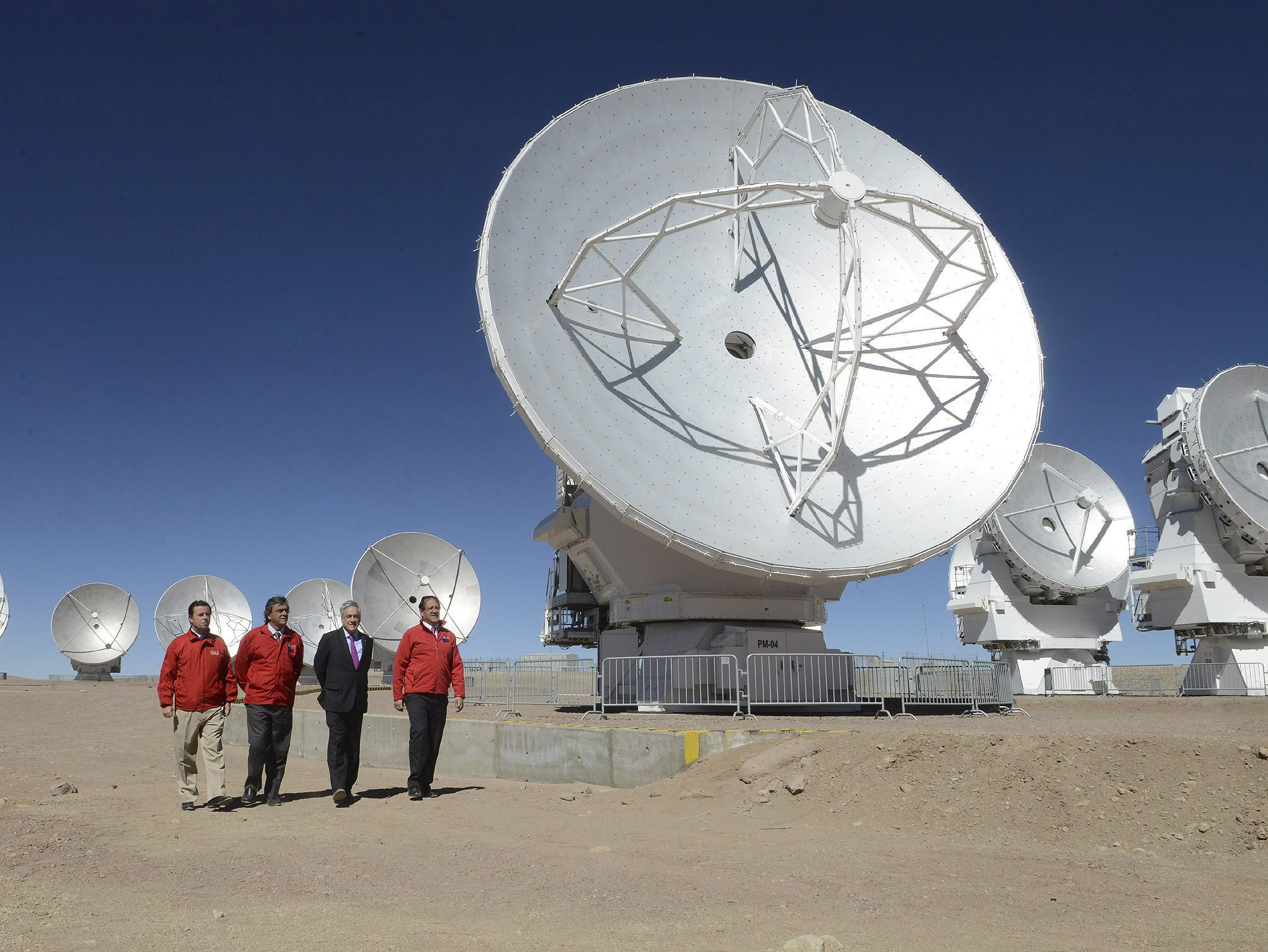 Най-големият телескоп в света - ALMA, официално влезе в действие миналия месец