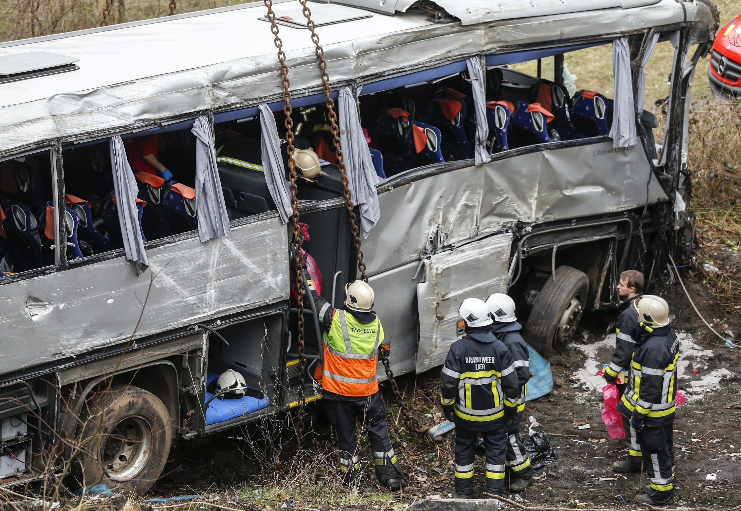 Автобус с българи катастрофира в Германия, 34 ранени