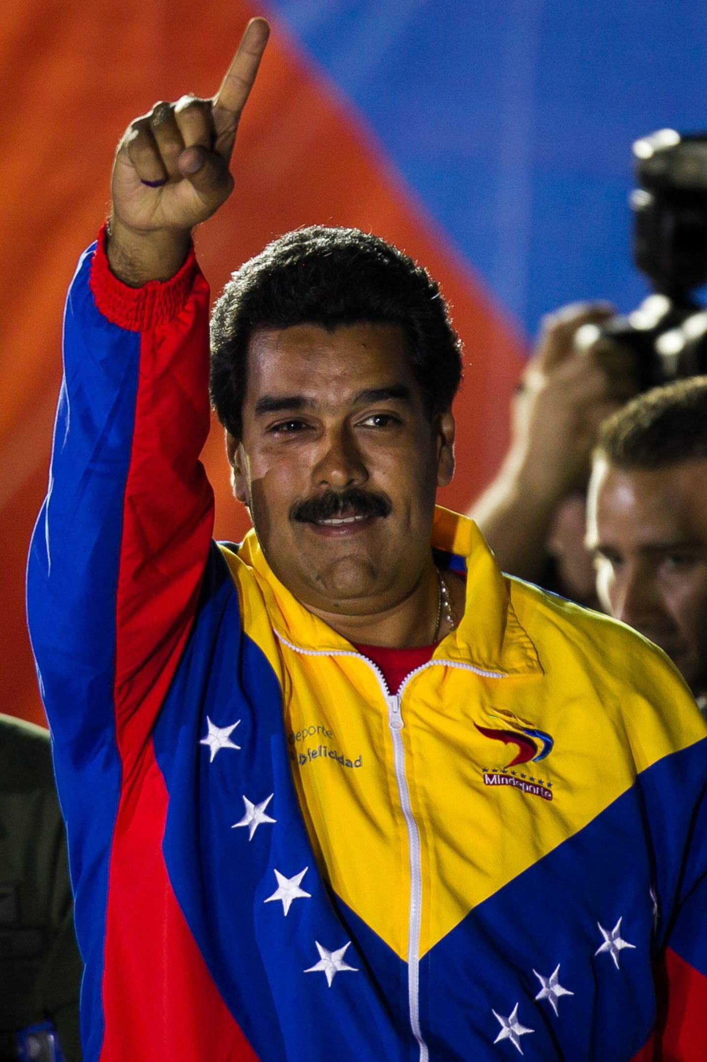 Николас Мадуро поиска съкращаване на американския дипломатически персонал в Каракас