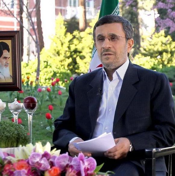Какво е намислил Ахмадинеджад?